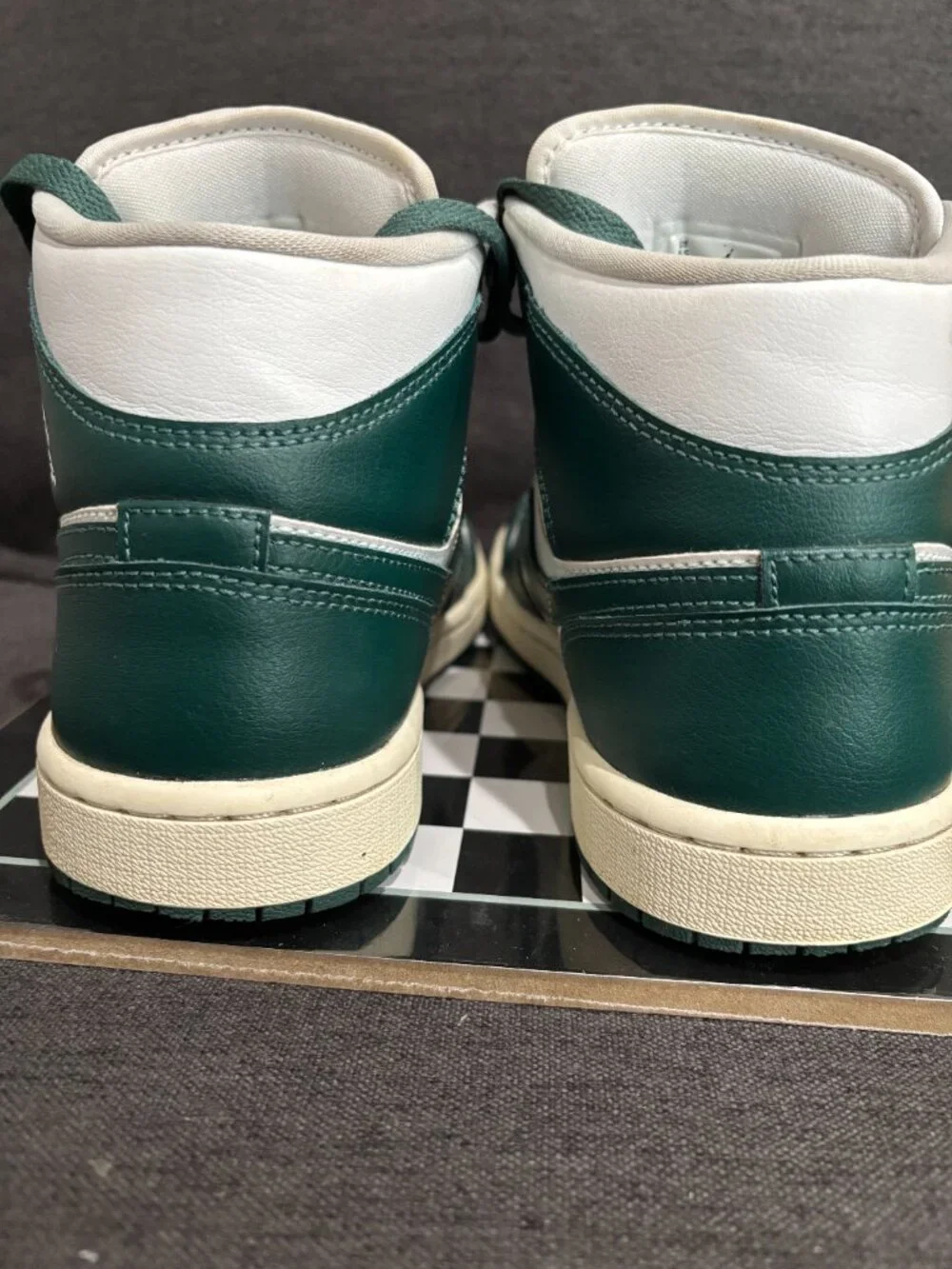 Nike Air Jordan 1 Women Mid-sneaker with two-tone white and dark green leather S